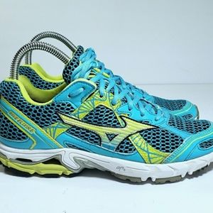 Mizuno Womens Rave Rider Sneakers Running Shoes